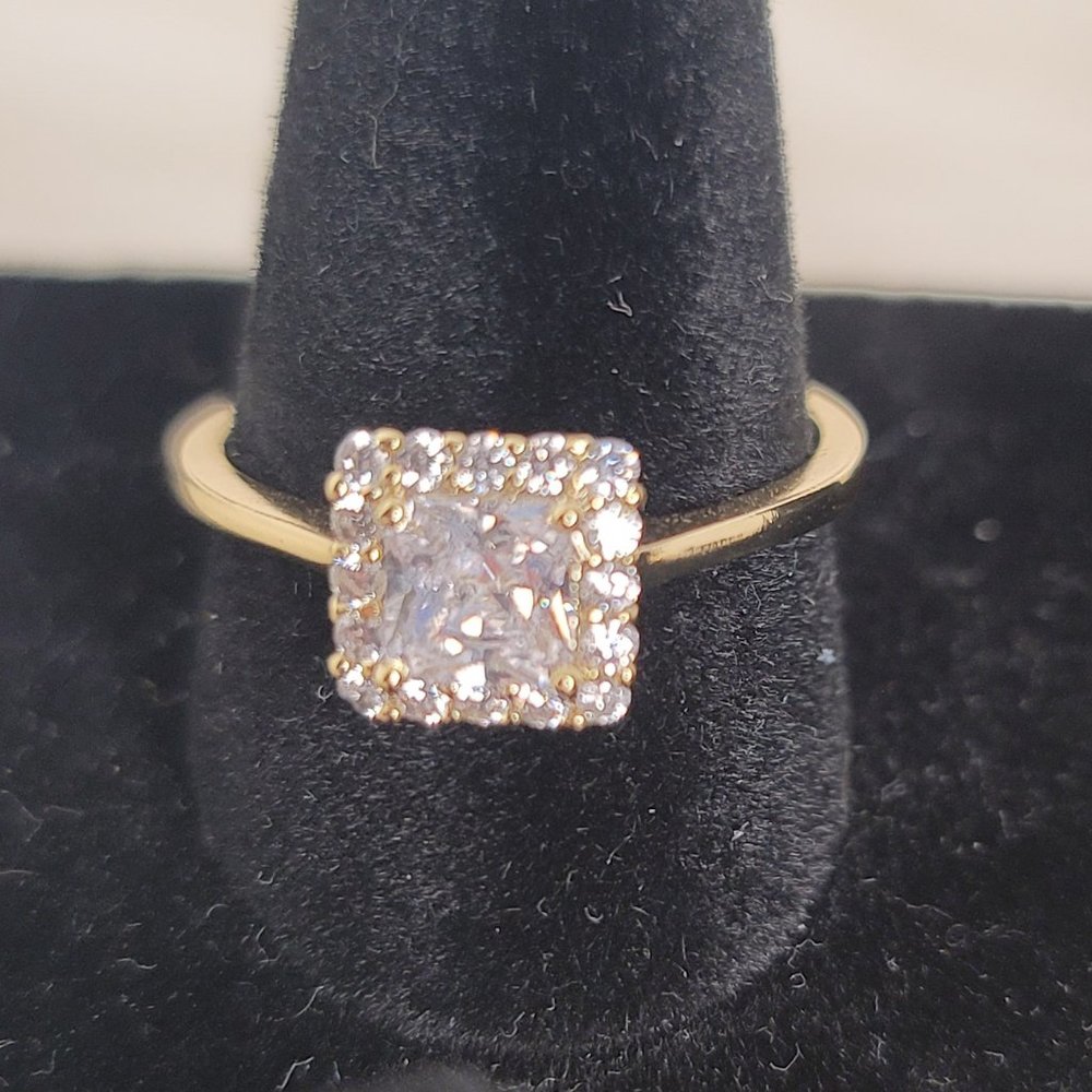 Beautiful ring - Picture 2 of 2